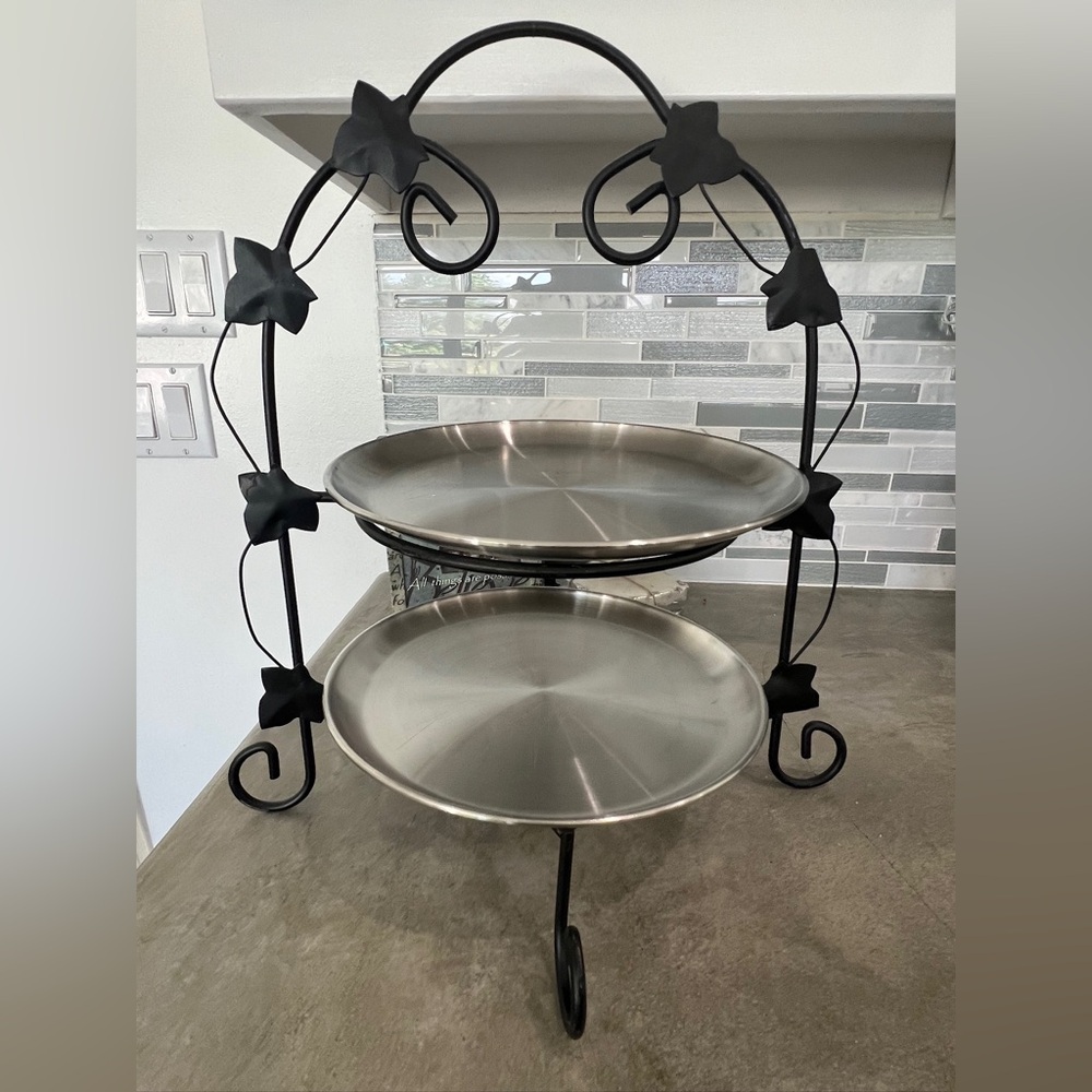 2 tiered serving tray